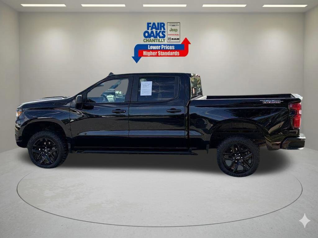Used 2025 Chevrolet Silverado 1500 Custom Trail Boss w/ LPO, Dark Essentials Package AWD/4WD image 11