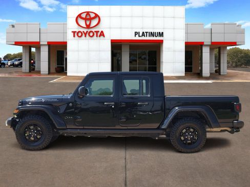Used 2024 Jeep Gladiator Sport AWD/4WD image 3