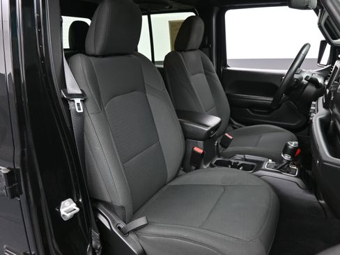 Used 2021 Jeep Gladiator Sport image 13