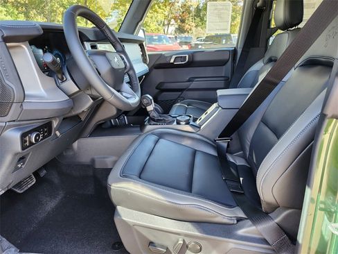 New 2025 Ford Bronco Outer Banks w/ Sasquatch Package image 17