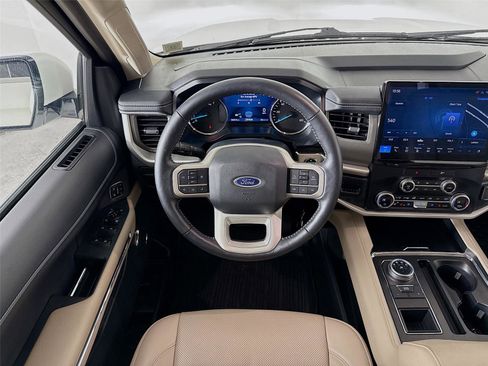 Used 2023 Ford Expedition XLT image 24