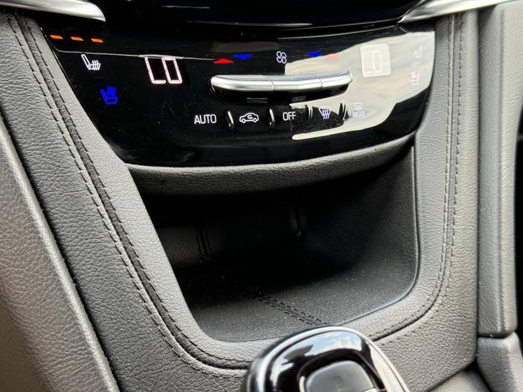 Certified 2024 Cadillac XT6 Sport w/ Technology Package AWD/4WD image 34