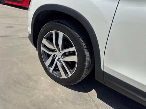 Used 2018 Honda Pilot Touring image 8