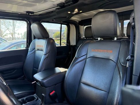 Used 2023 Jeep Gladiator Mojave image 3