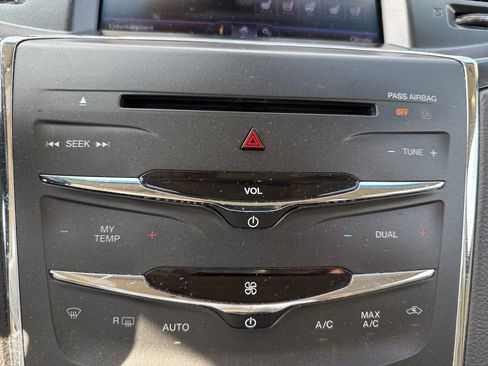 Used 2013 Lincoln MKS image 12