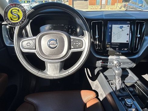 Used 2019 Volvo XC60 T6 Momentum w/ Multimedia Package image 24