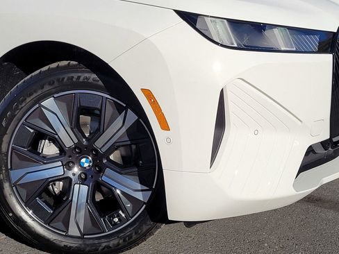 New 2026 BMW iX xDrive60 image 4