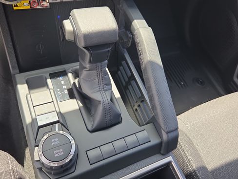 Certified 2026 Toyota 4Runner SR5 AWD/4WD image 11