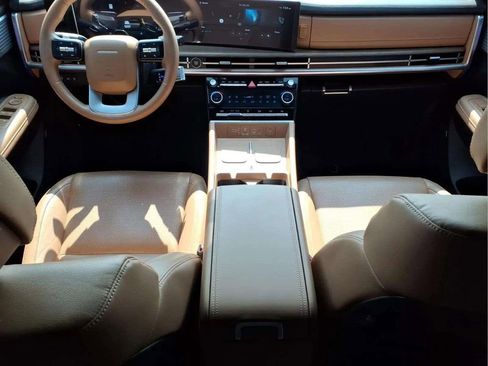 Used 2025 Hyundai Santa Fe Limited image 11