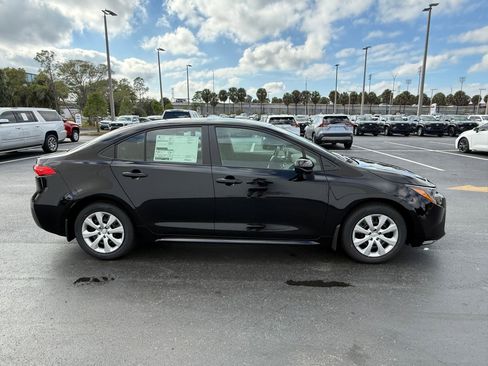 Used 2026 Toyota Corolla LE image 6