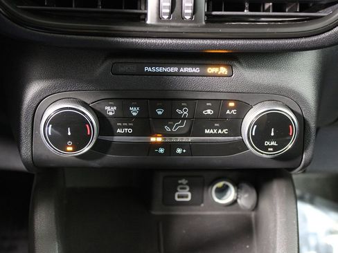 Used 2025 Ford Escape ST-Line image 12