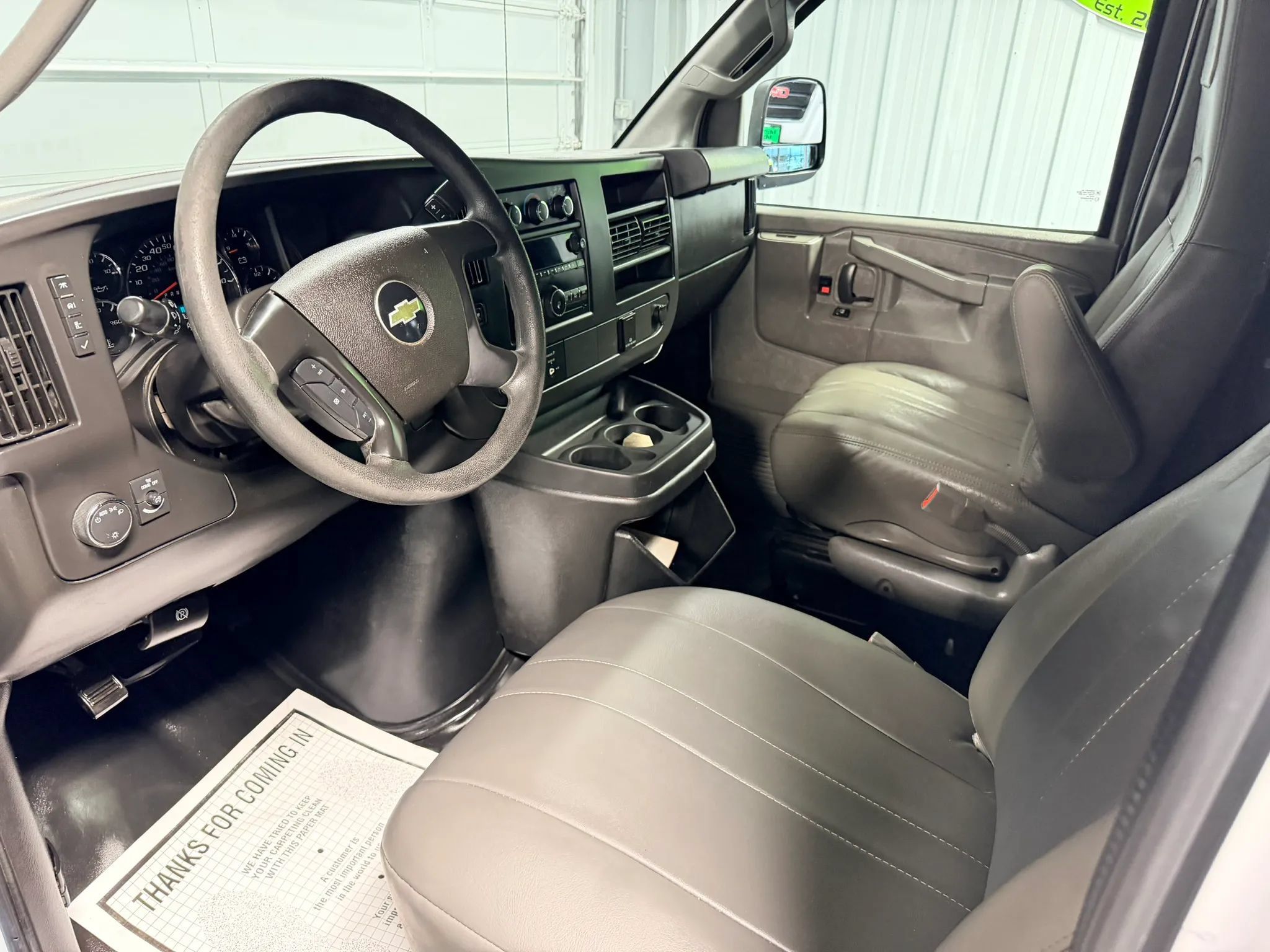 Used 2016 Chevrolet Express 3500 Extended RWD image 7