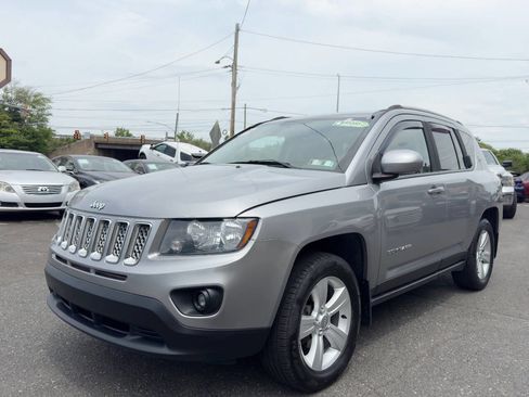 Used 2015 Jeep Compass Latitude AWD/4WD image 2
