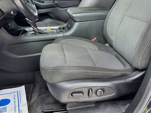Used 2020 Chevrolet Traverse LT AWD/4WD image 23