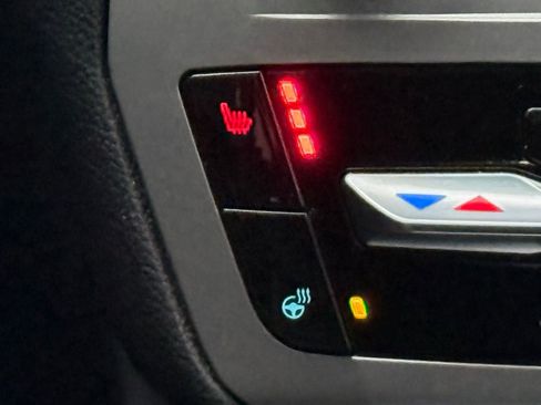 Used 2022 Ford Explorer XLT w/ Equipment Group 202A image 23