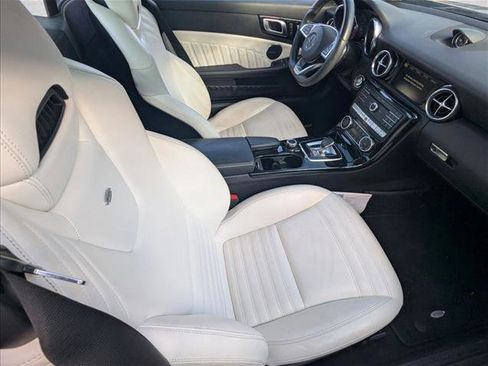 Used 2019 Mercedes-Benz SLC 300 image 16