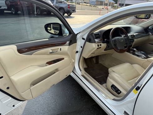 Used 2016 Lexus LS 460 L RWD image 11