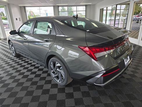 New 2026 Hyundai Elantra Limited FWD image 5