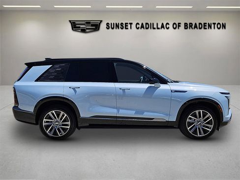 New 2026 Cadillac Vistiq Sport image 8