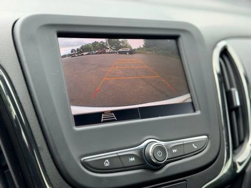 Used 2023 Chevrolet Equinox RS w/ LPO, Floor Liner Package FWD image 15