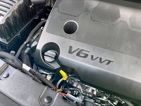 Used 2023 Chevrolet Traverse LT FWD image 32