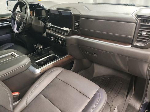 Certified 2022 GMC Sierra 1500 SLT w/ SLT Convenience Package image 8