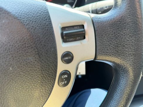 Used 2010 Nissan Rogue SL AWD/4WD image 16