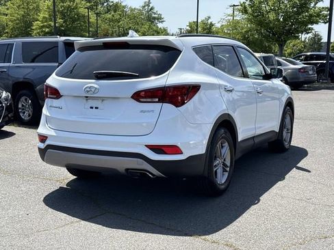 Used 2017 Hyundai Santa Fe Sport FWD image 2