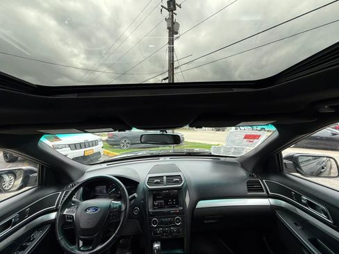 Used 2016 Ford Explorer XLT w/ Equipment Group 202A image 27