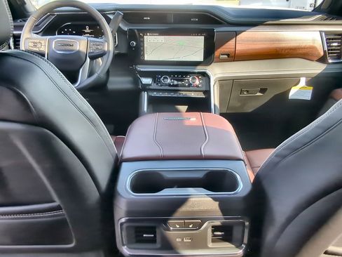 New 2025 GMC Sierra 3500 Denali Ultimate image 21