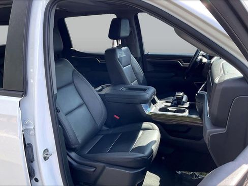 Used 2022 Chevrolet Silverado 1500 LT Trail Boss w/ LT Trail Boss Premium Package AWD/4WD image 8