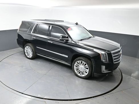 Used 2015 Cadillac Escalade Platinum image 44