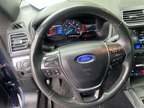 Used 2019 Ford Explorer Limited w/ Ford Safe & Smart Package AWD/4WD image 11