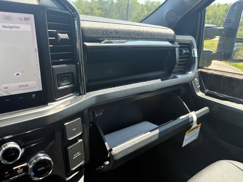 New 2026 Ford F250 Lariat w/ Black Appearance Package AWD/4WD image 35