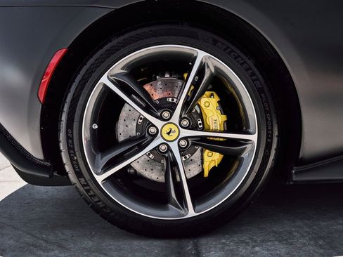 Used 2023 Ferrari 296 GTB RWD image 31