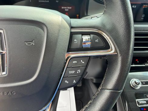 Used 2022 Lincoln Nautilus AWD w/ Premium Package image 20