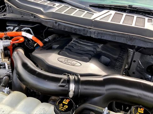 Certified 2021 Ford F150 Platinum w/ Equipment Group 701A High image 30