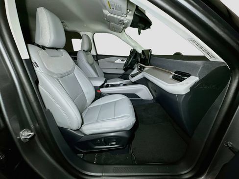 New 2026 Ford Explorer Active w/ Active Comfort Package AWD/4WD image 34