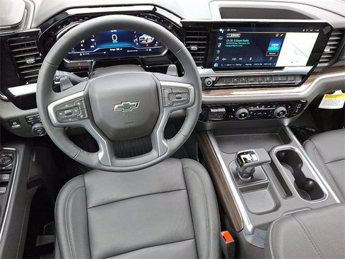 Certified 2025 Chevrolet Silverado 1500 LT Trail Boss w/ Convenience Package II image 11