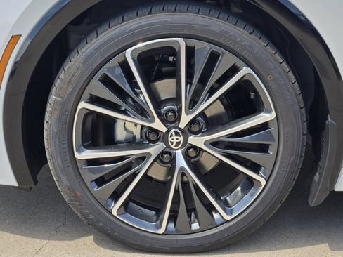 New 2027 Toyota Prius XLE FWD image 11
