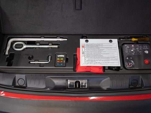 Used 2019 Ferrari Portofino RWD image 60