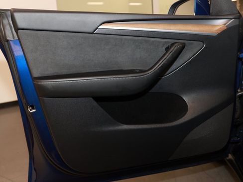 Used 2023 Tesla Model Y Long Range image 22