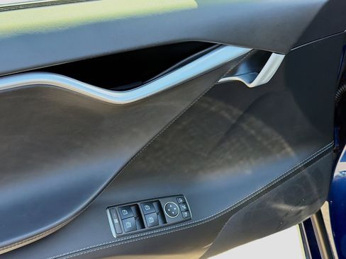 Used 2017 Tesla Model S 75D image 23