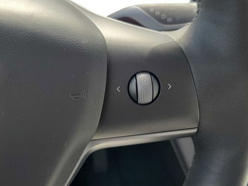Used 2024 Tesla Model Y Long Range AWD/4WD image 22
