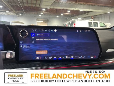 Used 2024 Chevrolet Traverse RS image 25