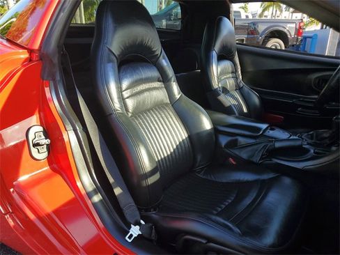 Used 2002 Chevrolet Corvette Coupe w/ Preferred Equipment Group2 image 12