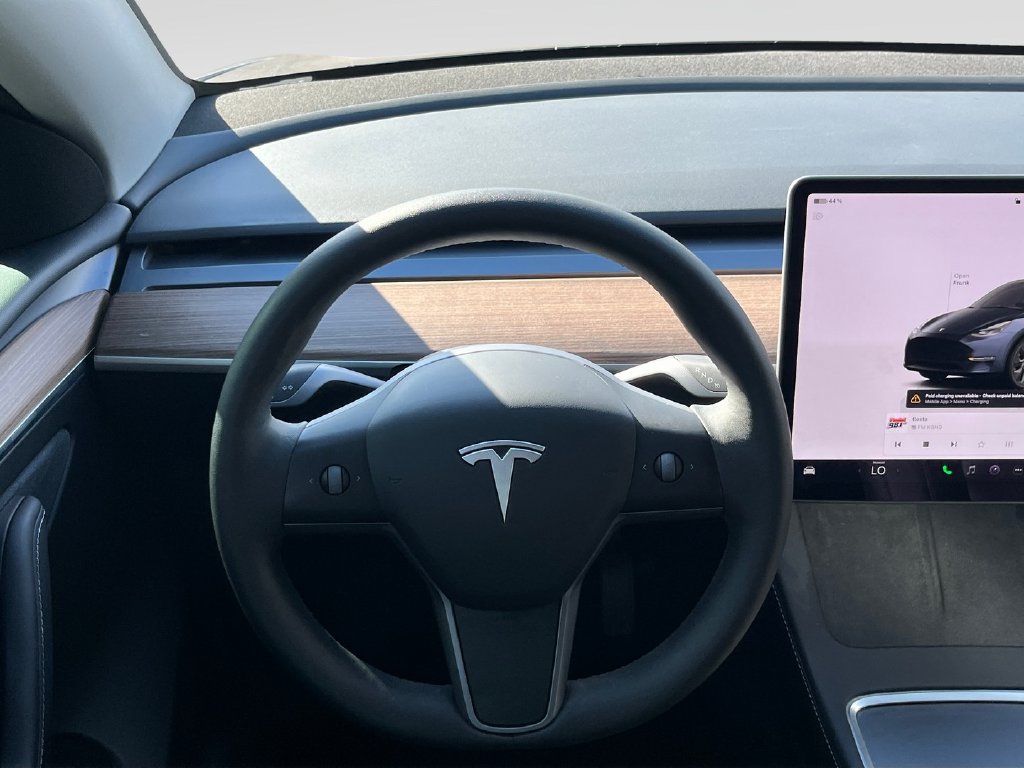 Used 2025 Tesla Model Y Long Range RWD image 13