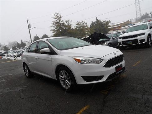 Used 2017 Ford Focus SE w/ Cold Weather Package image 7