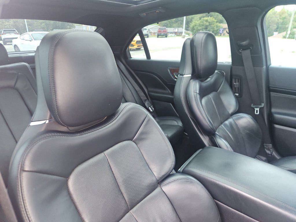 Used 2019 Lincoln Continental Reserve w/ Rear-seat Package AWD/4WD image 6
