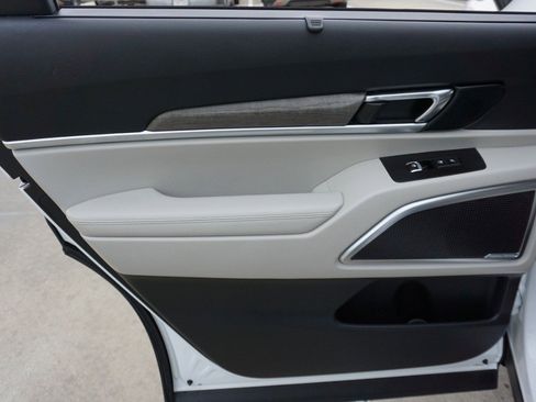 Used 2020 Kia Telluride SX w/ SX Prestige Package image 35